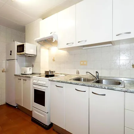 Comfortable And Spacious In Ρόζες