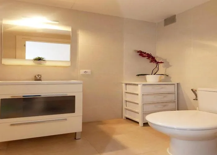 Comfortable And Spacious In Appartement *