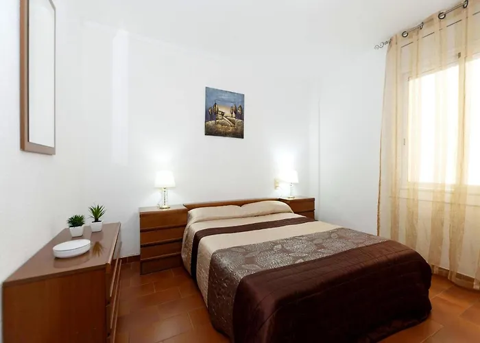 Comfortable And Spacious In Appartement Roses