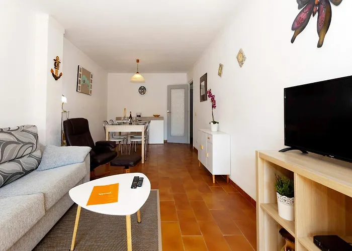 Comfortable And Spacious In Roses