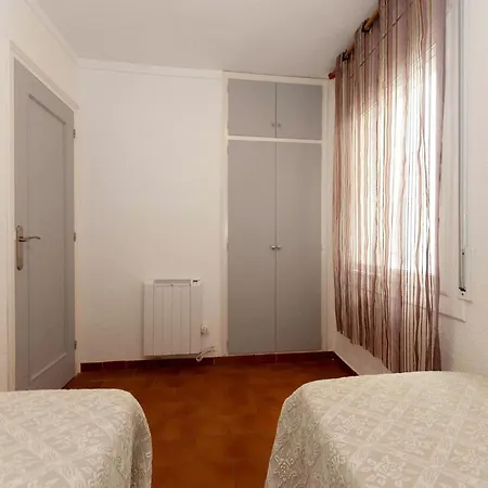 Comfortable And Spacious In Roses