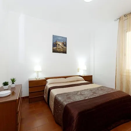 Comfortable And Spacious In Apartment Roses