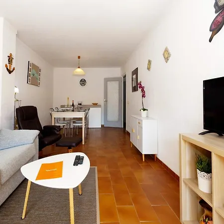Comfortable And Spacious In Roses