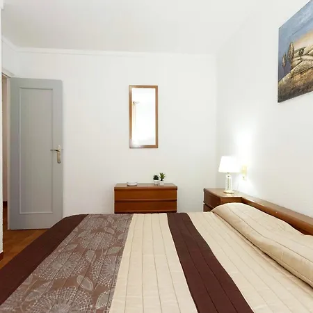 Comfortable And Spacious In Apartment