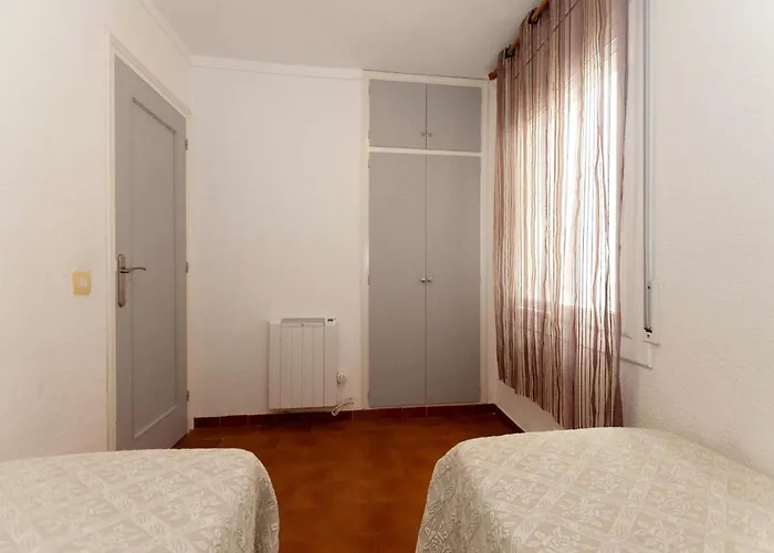 Comfortable And Spacious In Roses